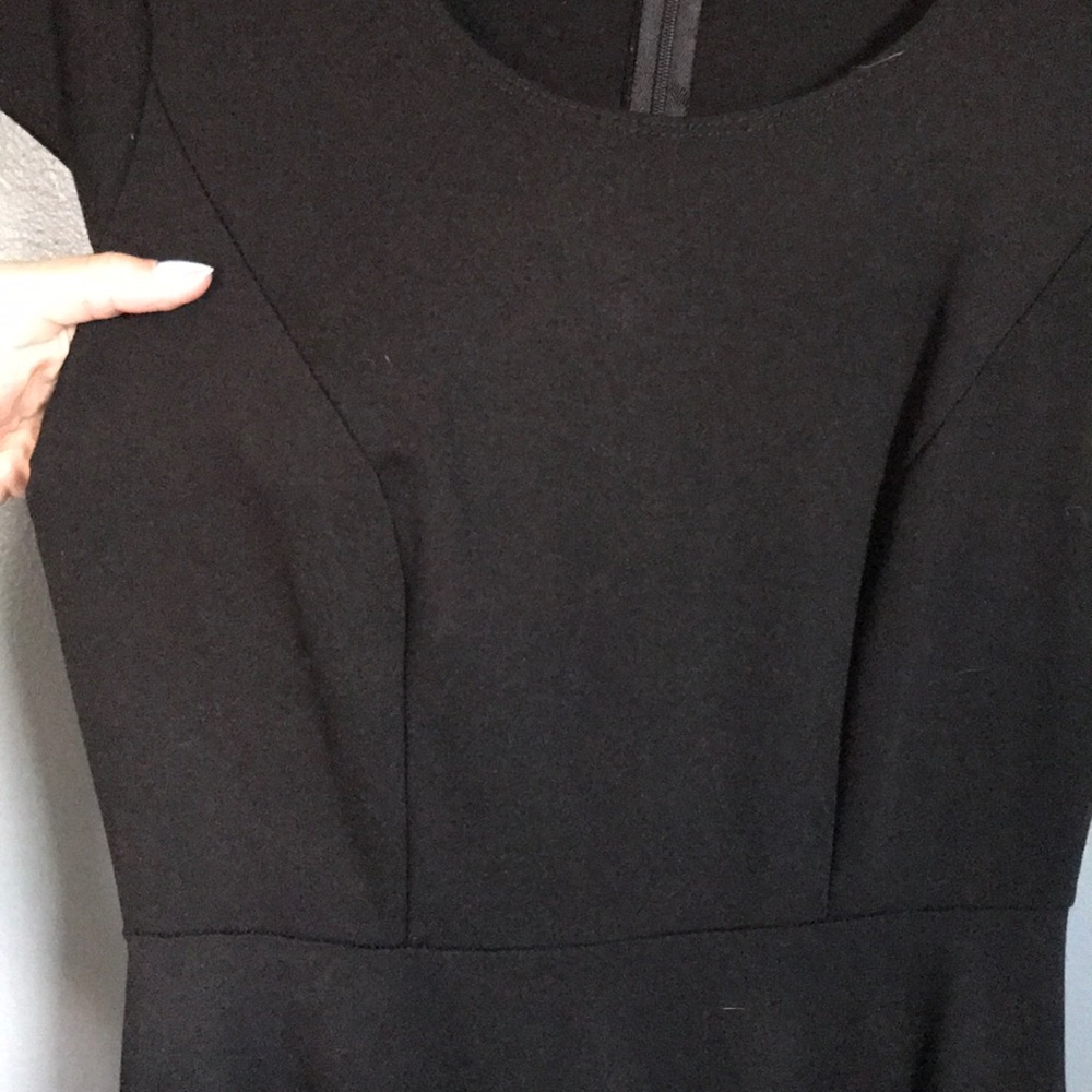 Black Dress - Picture 6 of 8